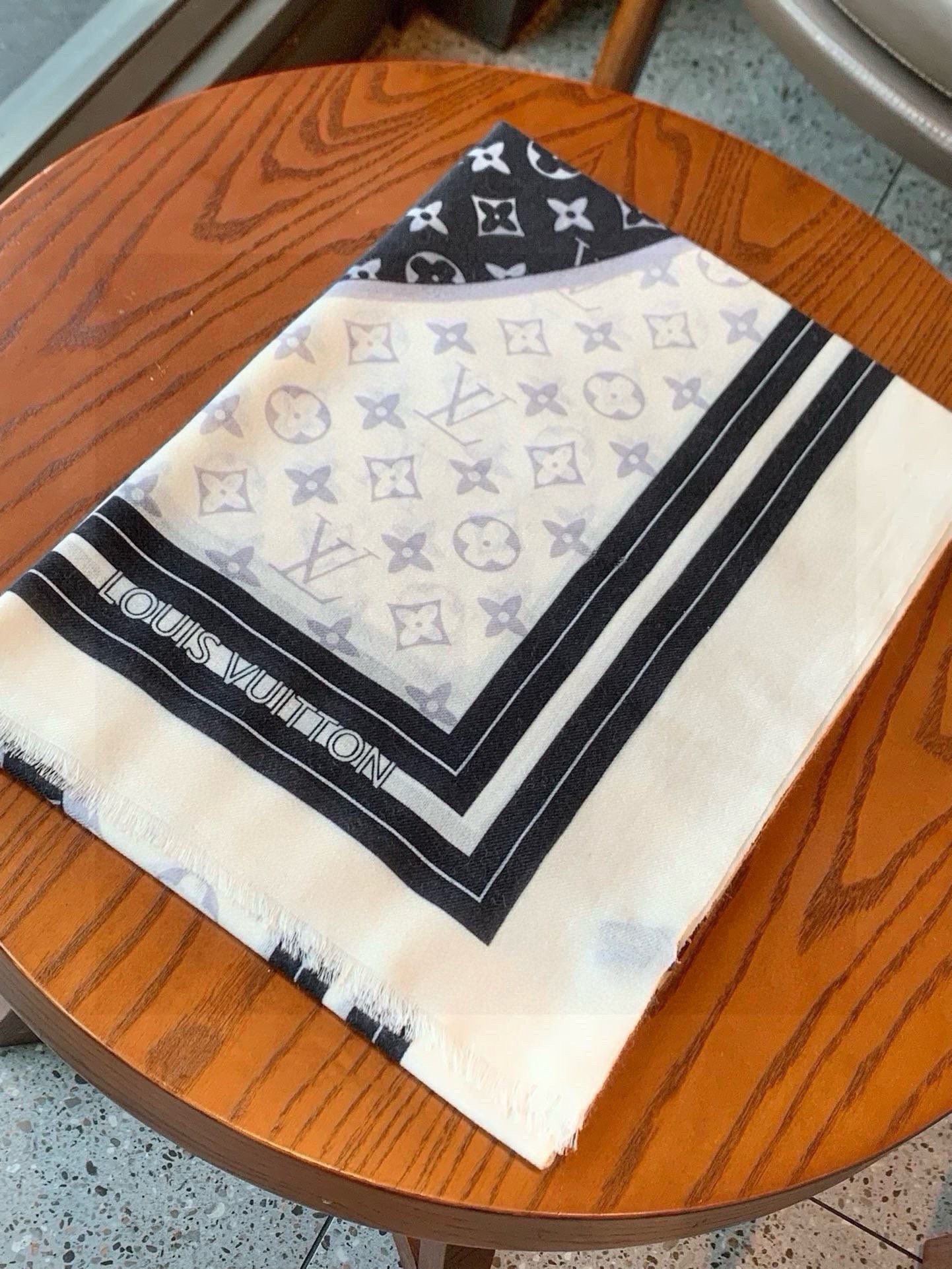 Louis Vuitton Scarf